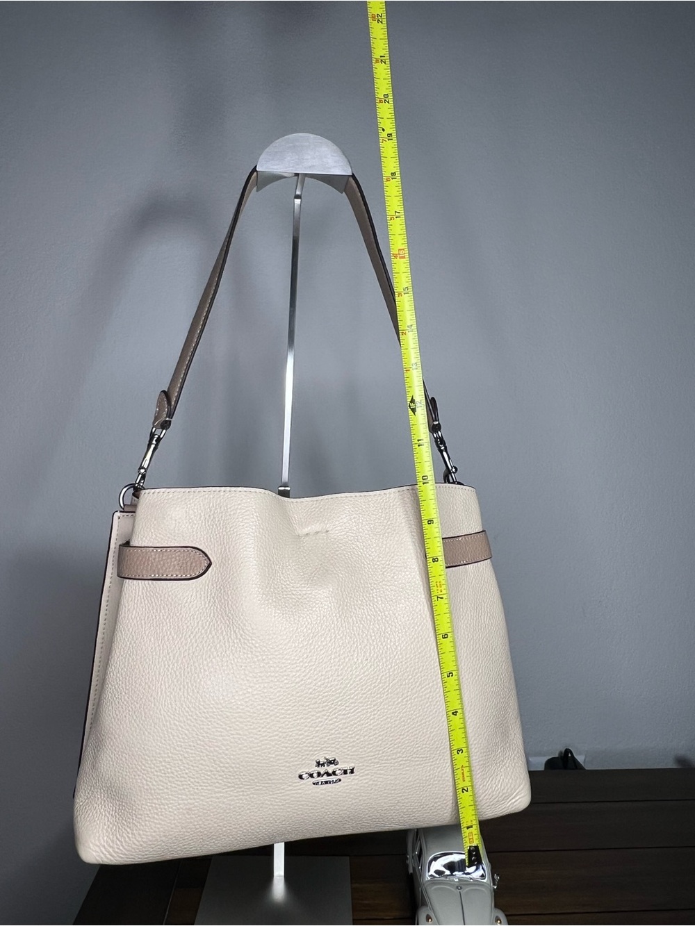 Coach Hanna Shoulder Bag - Picture 6 of 14